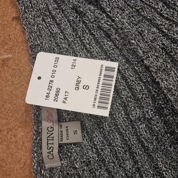 Grey top - Picture 4 of 4